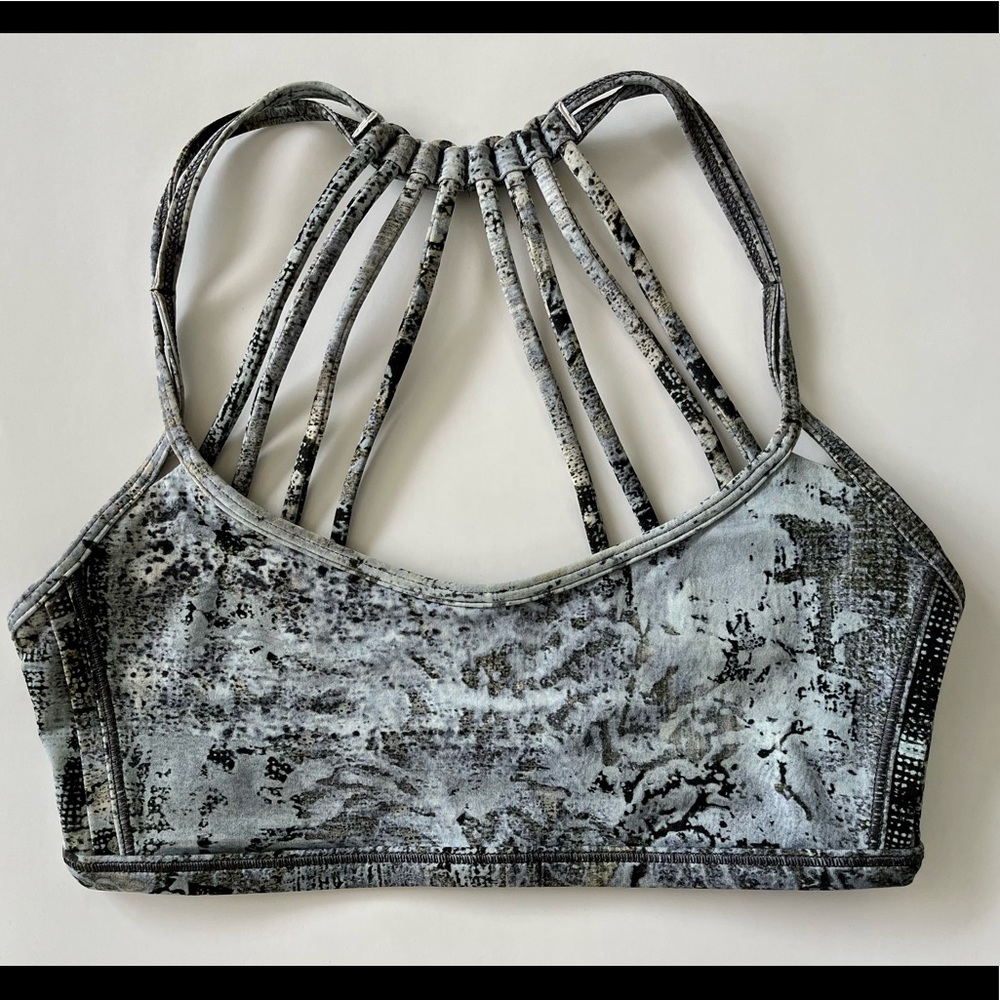 Lululemon sports bra